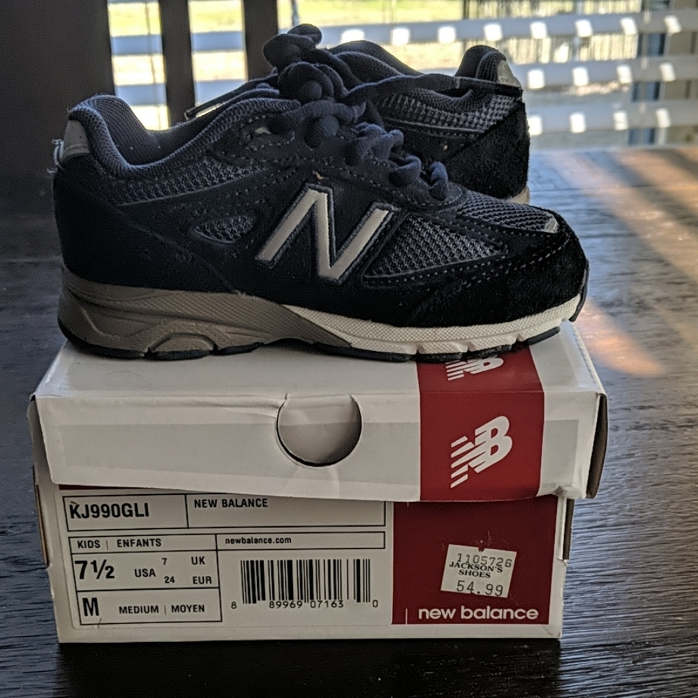 Tennis Shoes